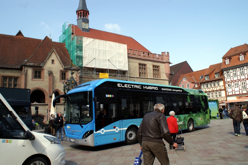 Rangieren vor dem alten Rathaus